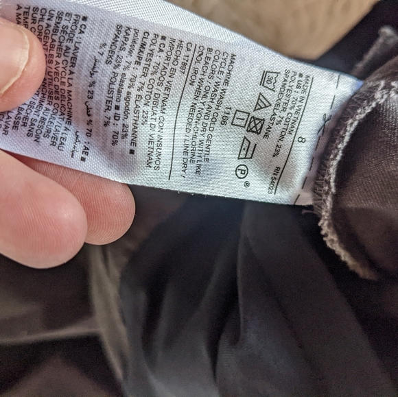 Old Navy Pixie Maternity Pants - Picture 5 of 6